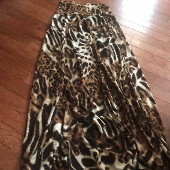 Dresses & Skirts - Cheetah print maxi skirt